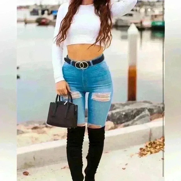 Women's Soft Black Faux Leather Gold Buckle Belt size Large - Picture 2 of 8